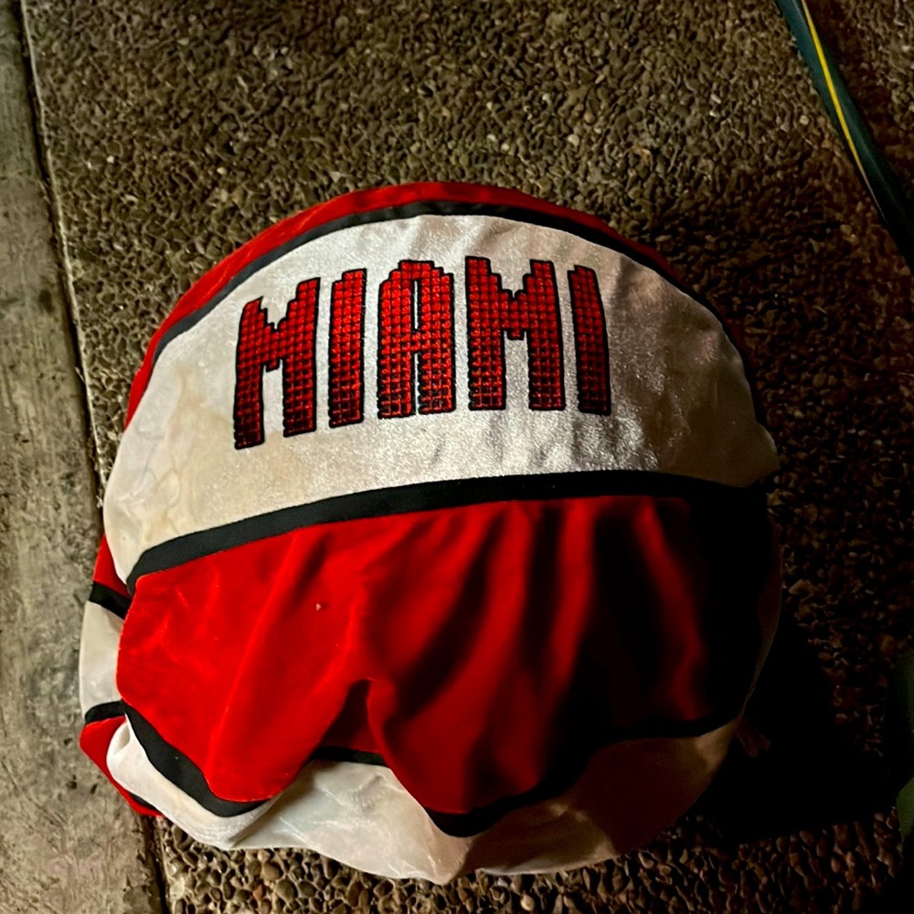 Miami kid ball 🏀 👧👦 🙌 collecter maybe 🤔